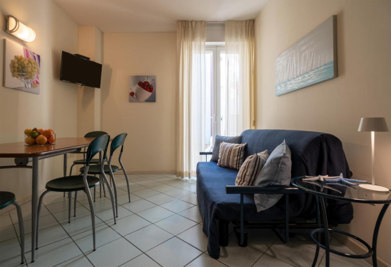 Residence Capitol Cattolica Esterno foto