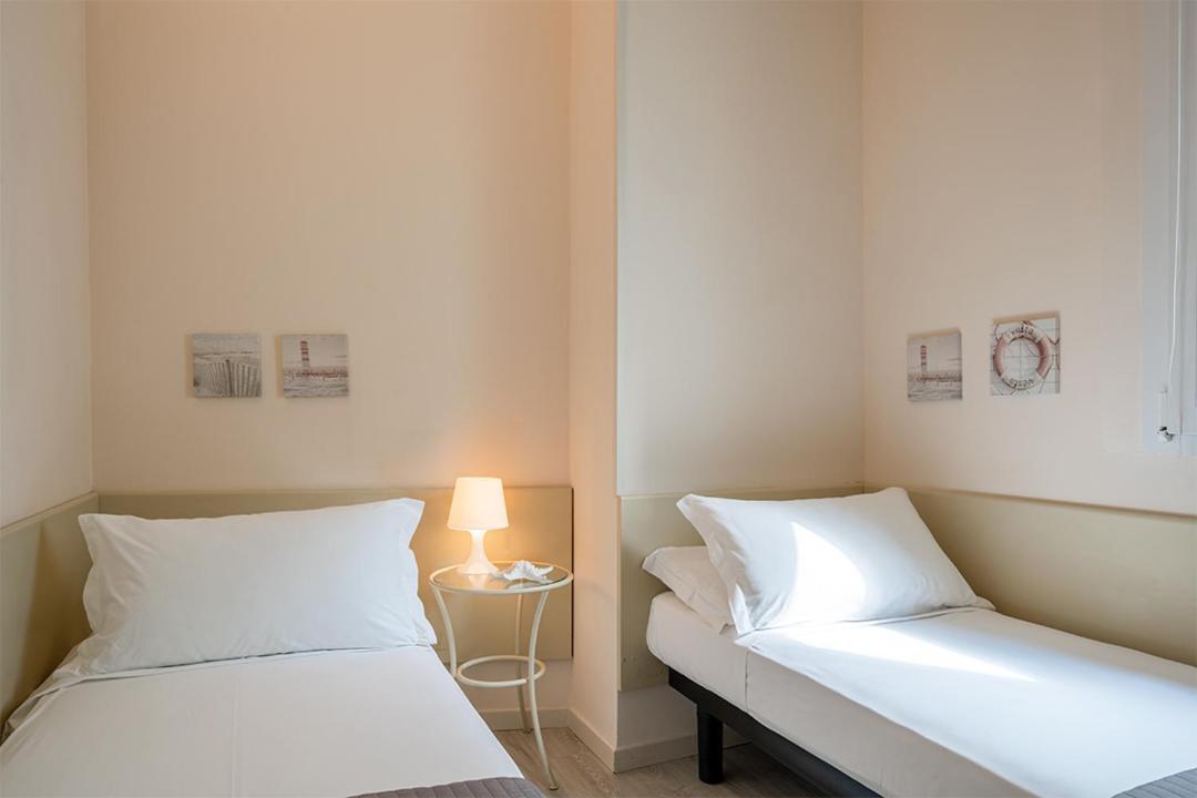 Residence Capitol Cattolica Esterno foto
