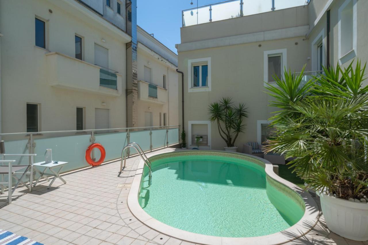 Residence Capitol Cattolica Esterno foto