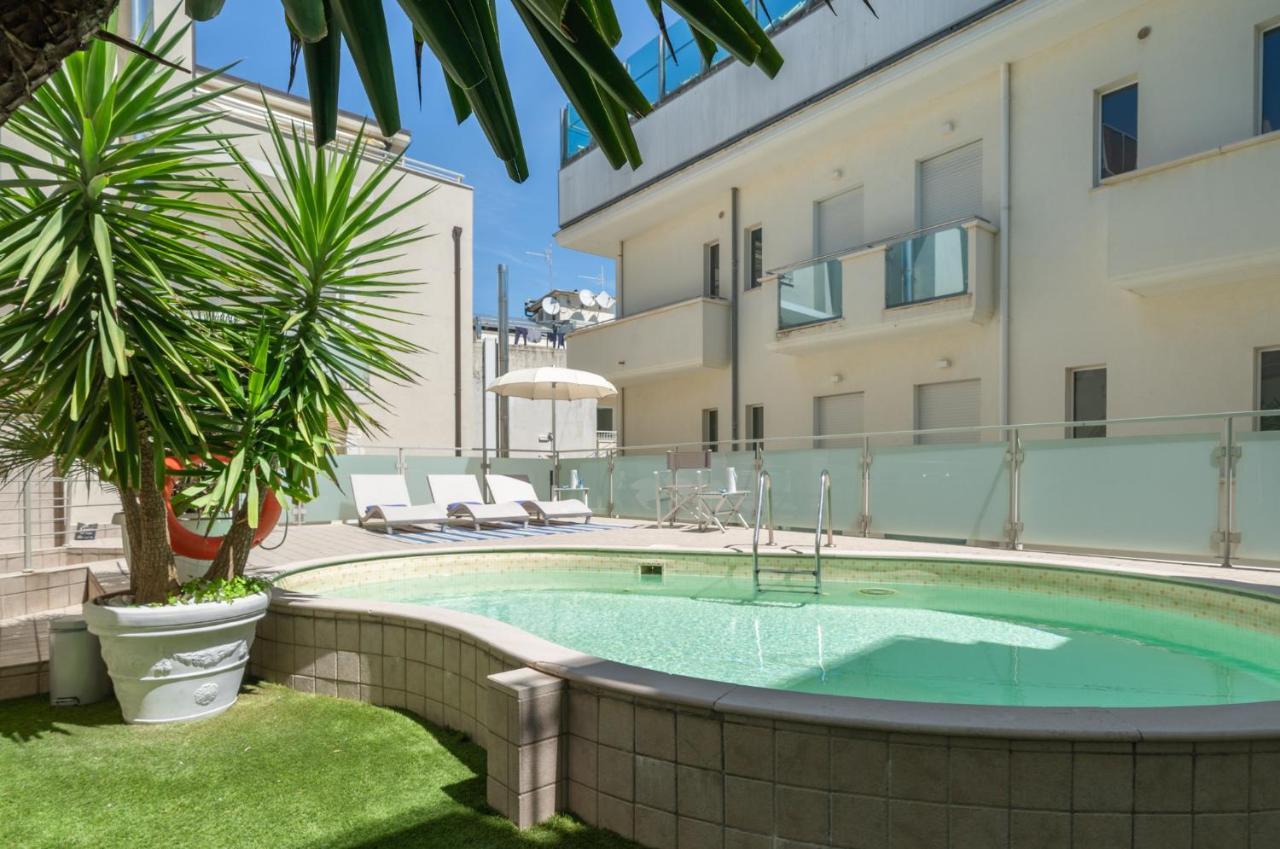 Residence Capitol Cattolica Esterno foto