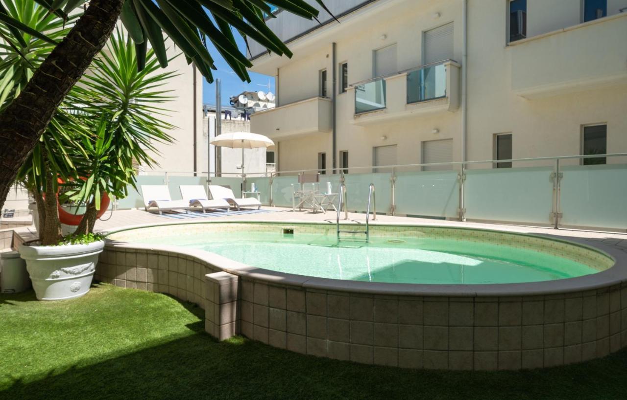 Residence Capitol Cattolica Esterno foto