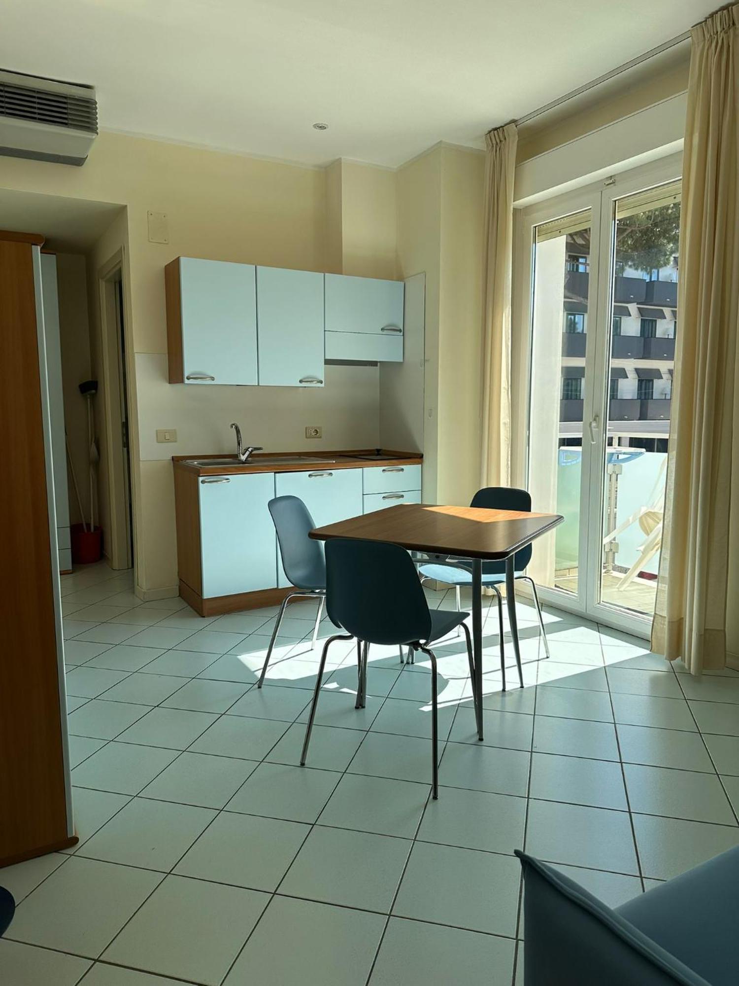 Residence Capitol Cattolica Esterno foto