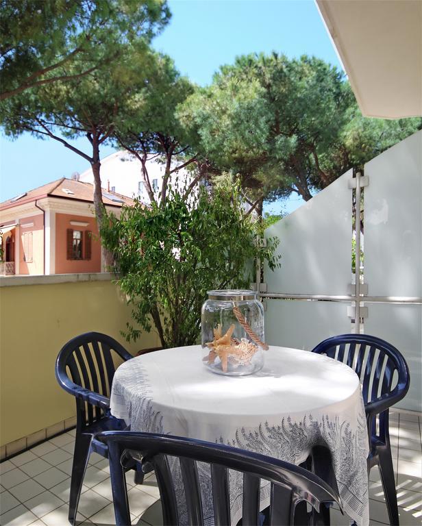 Residence Capitol Cattolica Esterno foto
