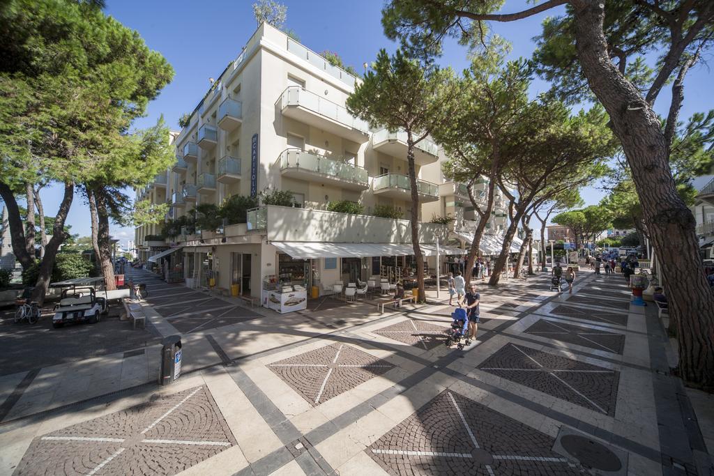 Residence Capitol Cattolica Esterno foto